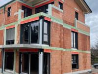 Fenster und Terrassentüren in dunkelgrau