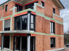 Fenster und Terrassentüren in dunkelgrau