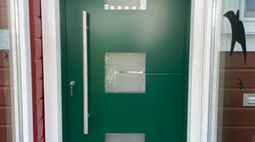 PaX Haustür in grün