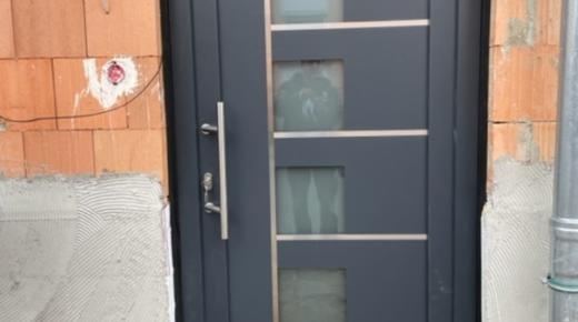 PVC Haustür im Neubau