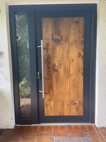 Holz-Haustür mit Alu-Rahmen