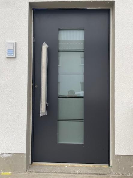 Haustür mit Milchglas